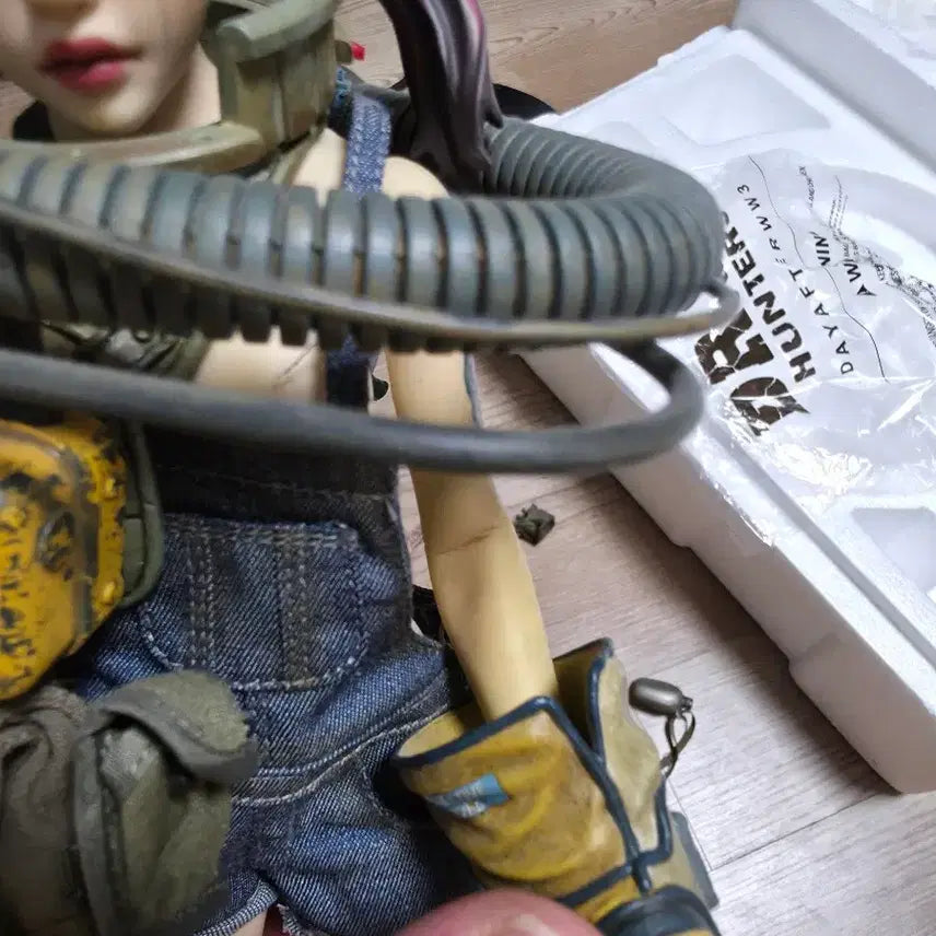 [BUNJANG] Blitzway Doctor Bee 1/6 Scale Figure / 블리츠웨이 닥터비비 피규어 1/6 스케일 팝니다.