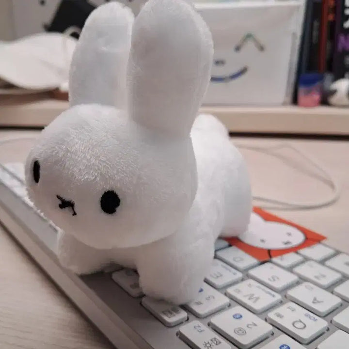[BUNJANG] Miffy Mini White Plush Keychain / 미니 흰 미피 인형 키링