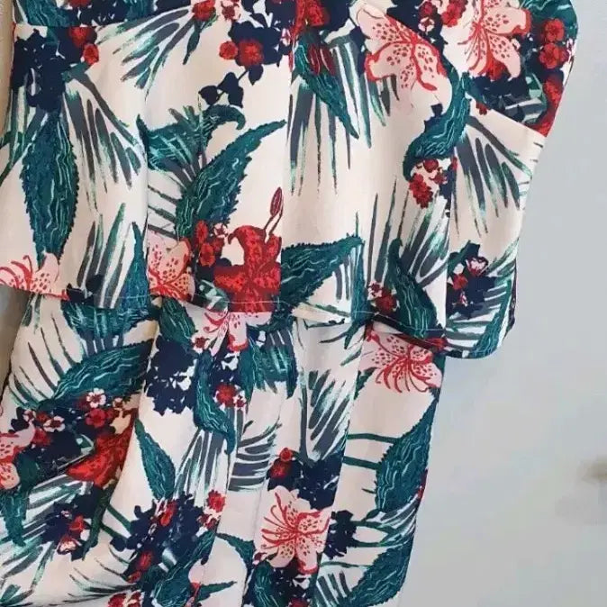 [BUNJANG] Judy Judy Flower Pattern Frill Jumpsuit / 쥬시쥬디 플라워 패턴 프릴 점프수트입니다. 화려한 플라워 패턴이 돋보이는