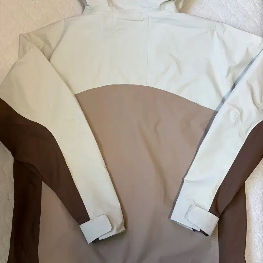 [BUNJANG] Nike ACG Morpho Storm-FIT ADV Rain Jacket Light Khaki Parachute / [L]나이키 ACG 모르포 스톰핏 ADV 레인 자켓 라이트 카키 파라슈트
