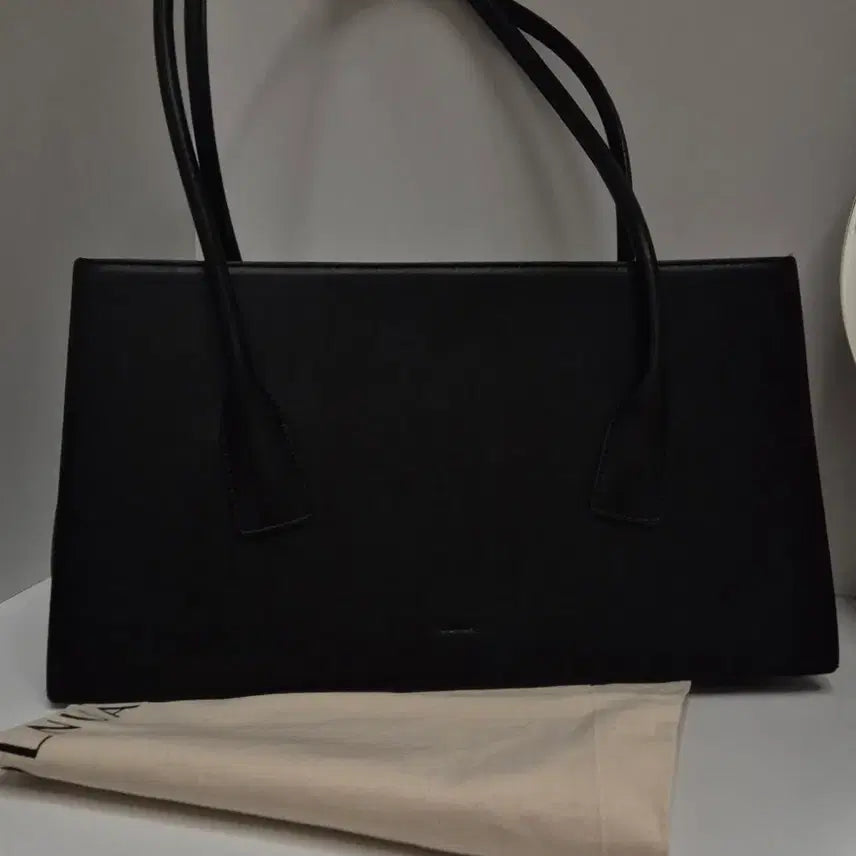 [BUNJANG] Polnuea Boston Bag Black Plain / 폴뉴아 보스턴백 블랙 플레인