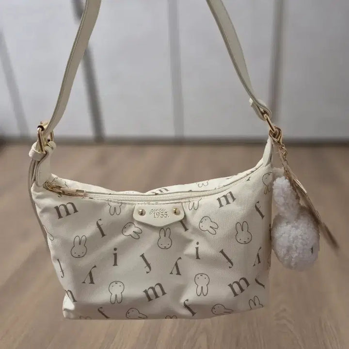 [BUNJANG] Miffy Character Bag with Charm / 미피 가방