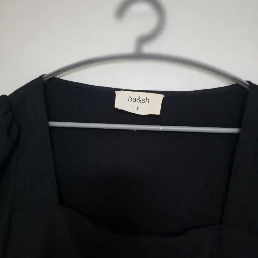 [BUNJANG] ba&amp;sh Black Puff Sleeve Blouse / ba&amp;sh 블랙 퍼프 블라우스