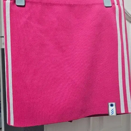 [BUNJANG] Adidas Hot Pink Three-Stripe Mini Skirt / 아디다스 핫핑크 삼선 스커트