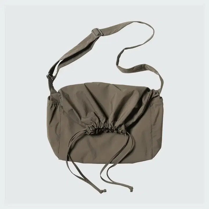 [BUNJANG] Uniqlo U Drawstring Bag Olive / 유니클로 U 드로우 스트링 백 올리브