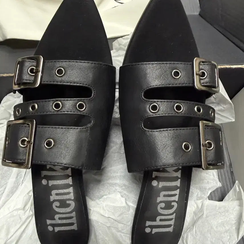 [BUNJANG] EQuinic R.907 Three Belted Heels Black / 이크닉 r. 907 three belted heels / black