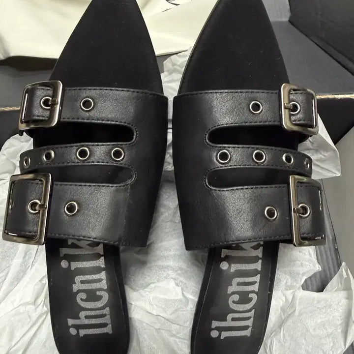 [BUNJANG] EQuinic R.907 Three Belted Heels Black / 이크닉 r. 907 three belted heels / black