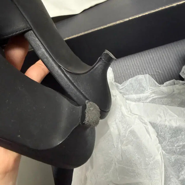 [BUNJANG] EQuinic R.907 Three Belted Heels Black / 이크닉 r. 907 three belted heels / black