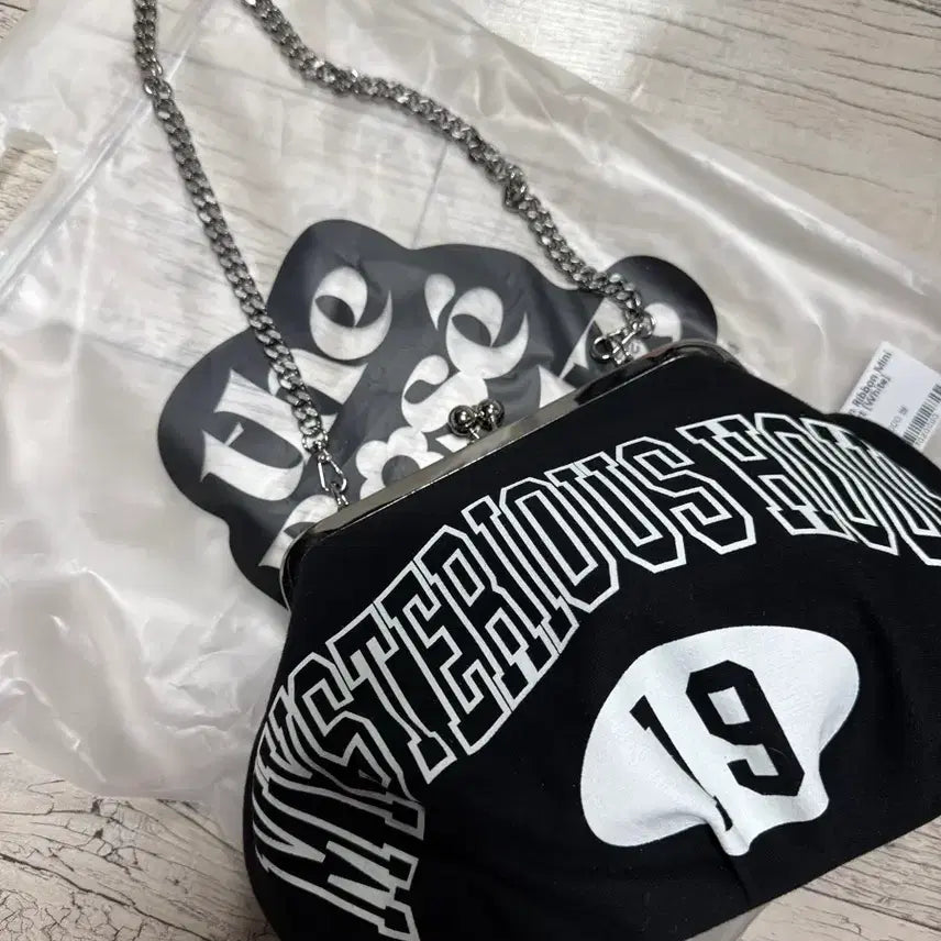 [BUNJANG] The Mysterious Hotel HOUSE 19 Frame Bag / 더미스테리어스호텔 가방 HOUSE 19 FRAME BAG