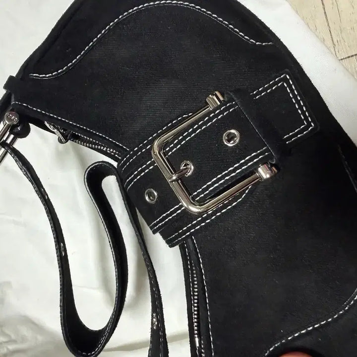 [BUNJANG] OSOI Hobo Brocle Shoulder Bag Denim Black / 오소이 호보 브로클 데님블랙