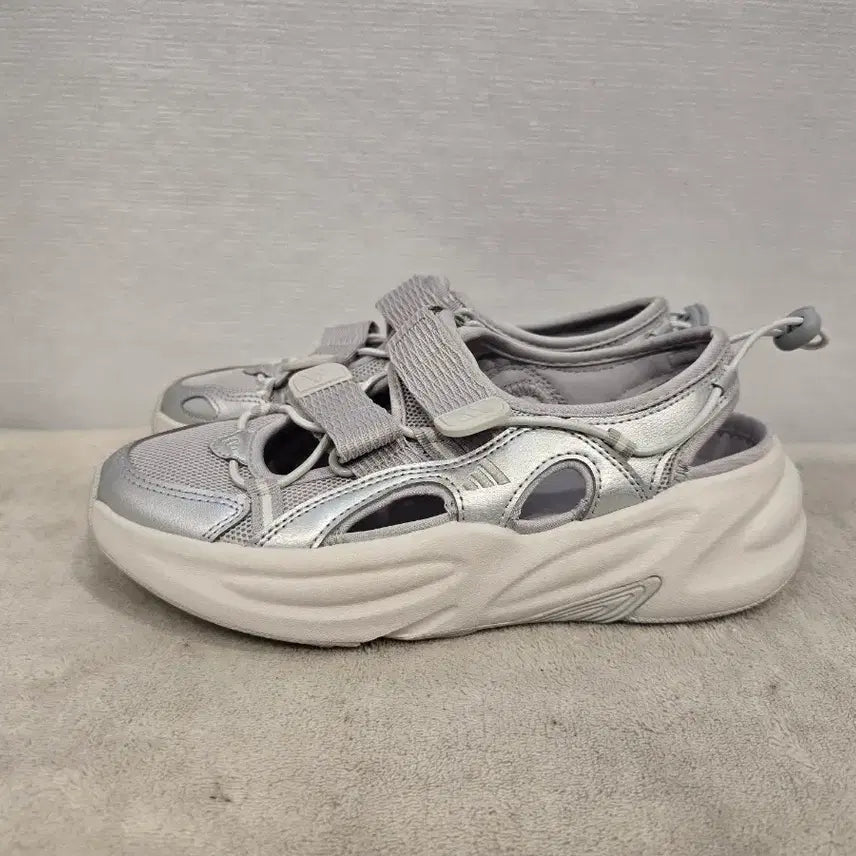 [BUNJANG] Adidas Ozweego Sandals Silver / 거의새거) 아디다스 오즈위브 샌들 225~230