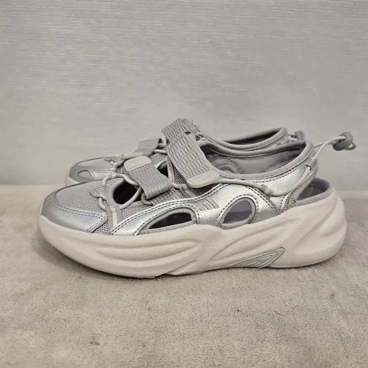 [BUNJANG] Adidas Ozweego Sandals Silver / 거의새거) 아디다스 오즈위브 샌들 225~230
