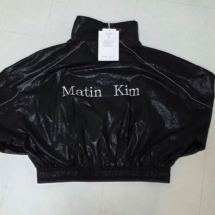 [BUNJANG] Matin Kim Coated Crop Blouson Jumper Black S / 새상품 마뗑킴 코팅 크롭 블루종 점퍼 블랙 S