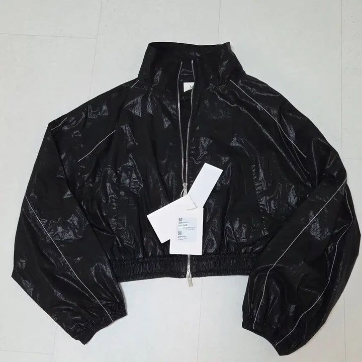 [BUNJANG] Matin Kim Coated Crop Blouson Jumper Black S / 새상품 마뗑킴 코팅 크롭 블루종 점퍼 블랙 S