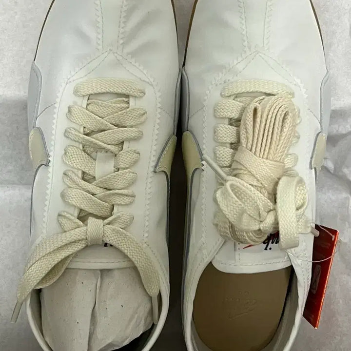 [BUNJANG] Nike Air Max Plus TN SE Summit White (GS) 230 / (새제품)나이키 문 슈 OG 서밋 화이트 230