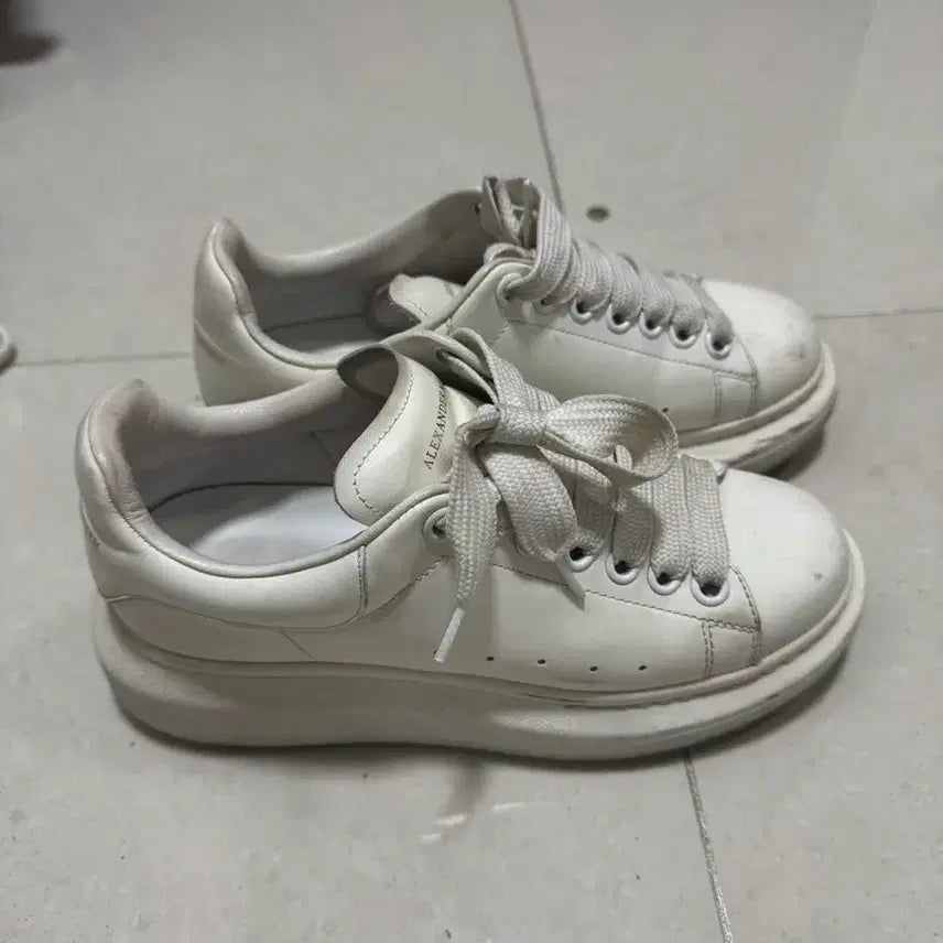 [BUNJANG] Alexander McQueen Oversized Sole Sneakers White Women&