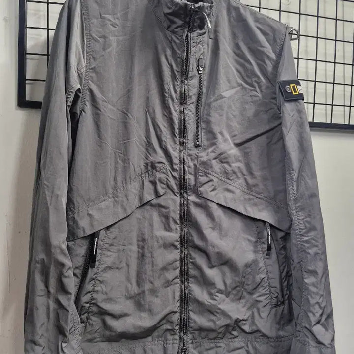 [BUNJANG] National Geographic KANIS Stand Collar Windbreaker Jacket / 100-105XL 내셔널지오그래픽 카니스 스탠 카라 바람막이 자켓.