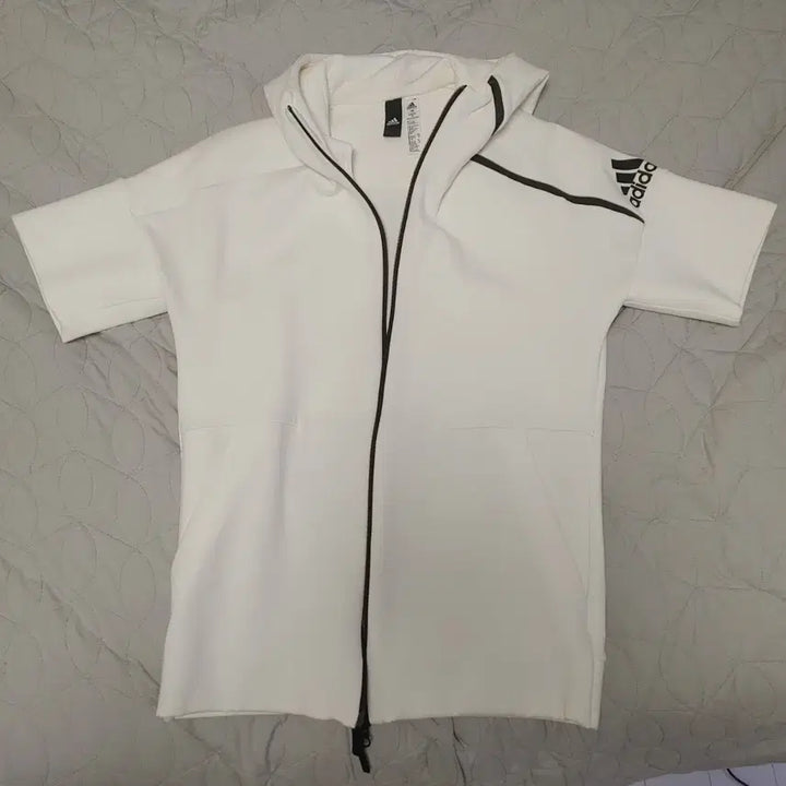 [BUNJANG] Adidas Short Sleeve Zip-Up Hoodie / 아디다스 반팔짚업