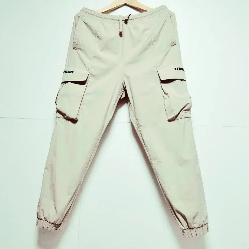 [BUNJANG] Umbro Ranger Warm-Up Pocket Cargo Woven Pants (Beige, Men&