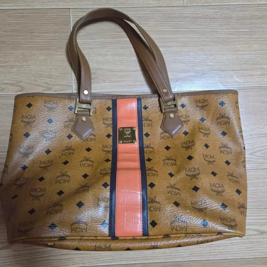 [SOLD OUT] MCM 비세토스 오렌지 스트라이프 토트백