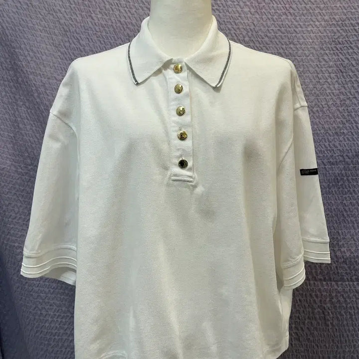 [BUNJANG] SYSTEM Gold Button Collar Short-Sleeve T-Shirt Ivory / 한섬 SYSTEM 골드버튼 카라 반팔티 아이보리 (23년) 새옷급