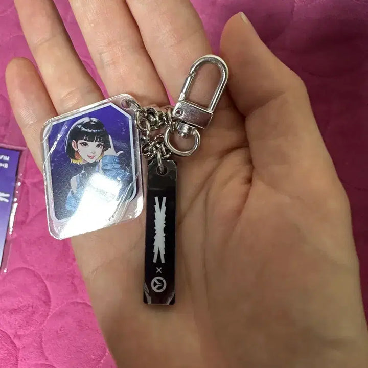 [BUNJANG] LE SSERAFIM Kim Chaewon Overwatch Keyring / 르세라핌 김채원 오버워치 키링
