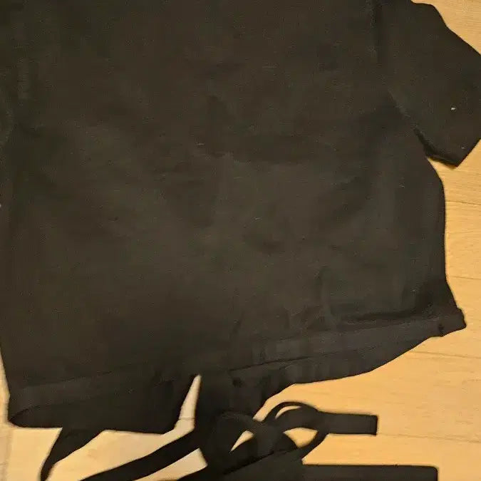 [BUNJANG] Lacoste Black Tie-Front Cropped Short-Sleeve T-Shirt / Lacoste 라코스테 블랙 매듭 크롭 반팔티