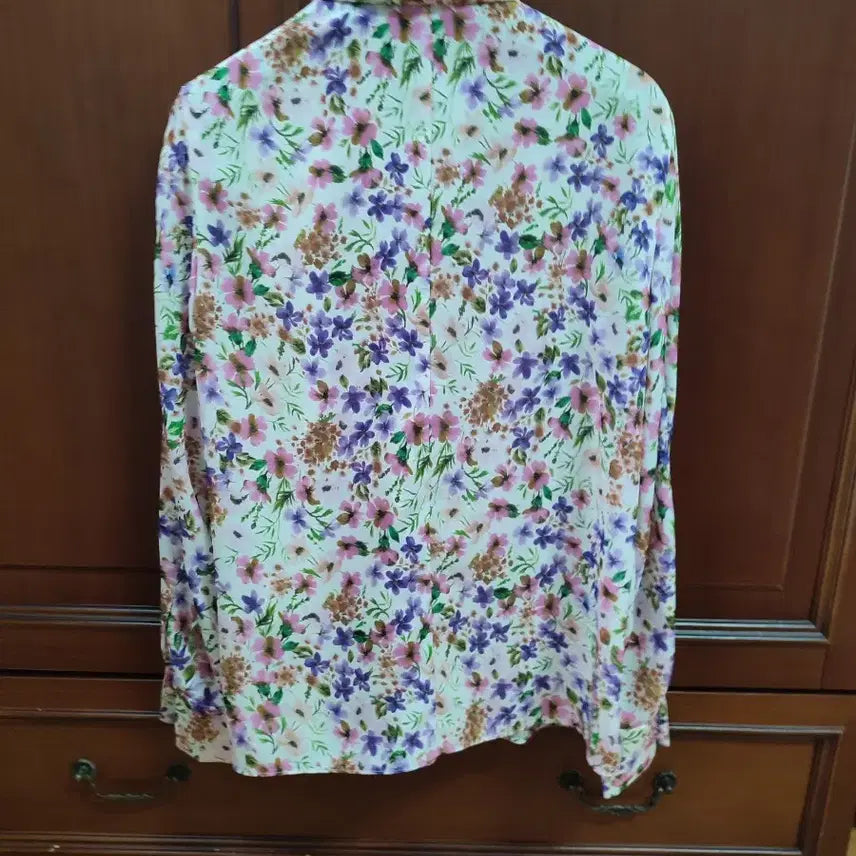 [BUNJANG] Jigott Flower Pattern Blouse / 지고트불라우스