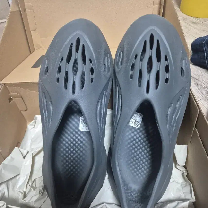 [BUNJANG] Adidas Yeezy Foam Runner Carbon 295 / 아디다스 이지 폼 러너 카본 295