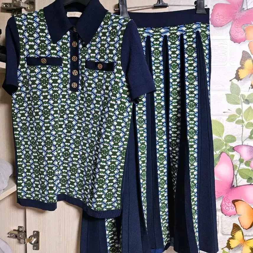 [BUNJANG] Tory Burch Knit Short Sleeve Top &amp; Pleated Skirt Set / 토리버치 니트 반팔 상의 + 플리츠 스커트 세트