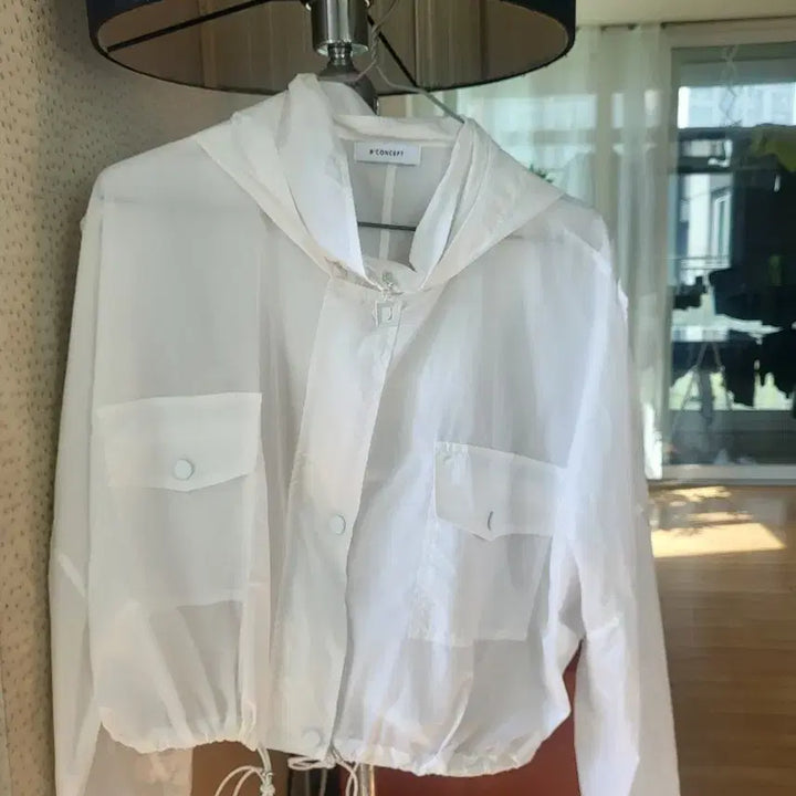 [BUNJANG] 8 CONCEPT White Hooded Windbreaker / 8 CONCEPT 화이트 후드 바람막이
