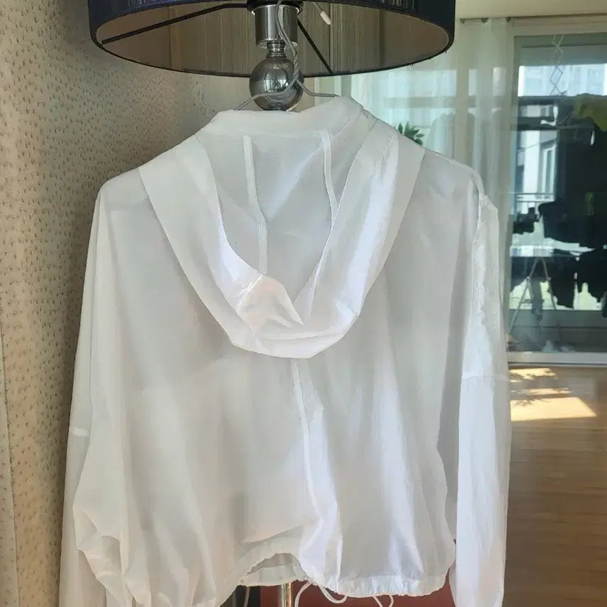 [BUNJANG] 8 CONCEPT White Hooded Windbreaker / 8 CONCEPT 화이트 후드 바람막이