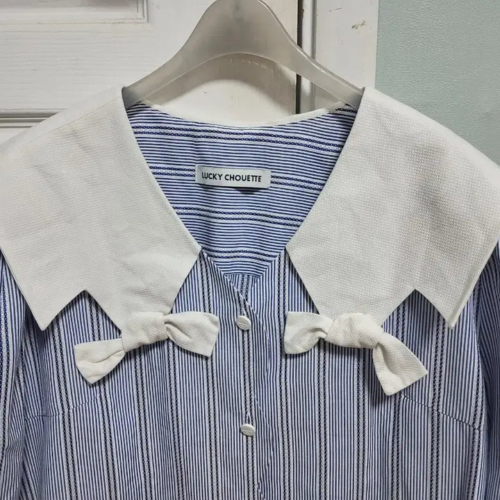 [BUNJANG] Lucky Chouette 2020 Short Sleeve Blouse / 럭키슈에뜨(2020) 반팔 블라우스 팔아요