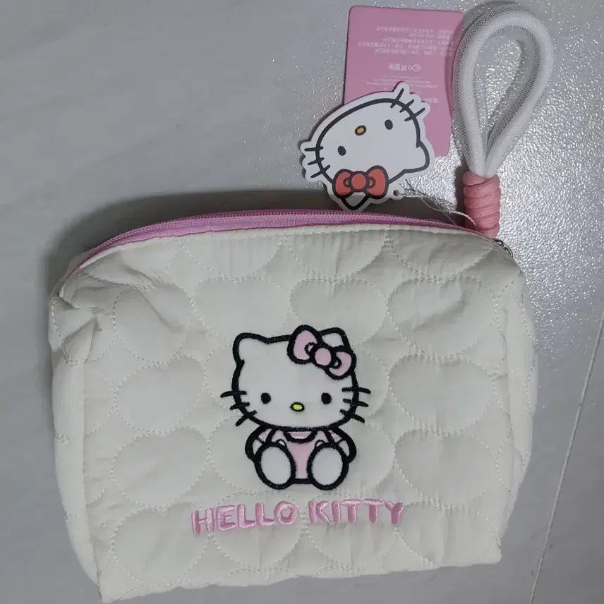 [BUNJANG] Sanrio Hello Kitty Quilting Pouch / 산리오 헬로키티 퀄팅 파우치