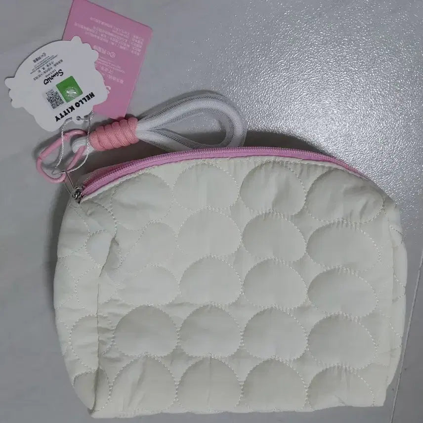 [BUNJANG] Sanrio Hello Kitty Quilting Pouch / 산리오 헬로키티 퀄팅 파우치
