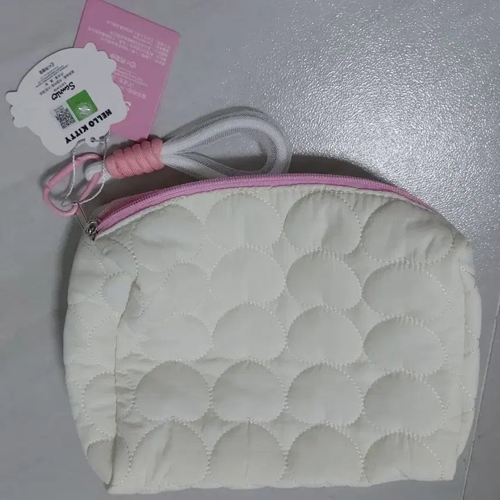 [BUNJANG] Sanrio Hello Kitty Quilting Pouch / 산리오 헬로키티 퀄팅 파우치