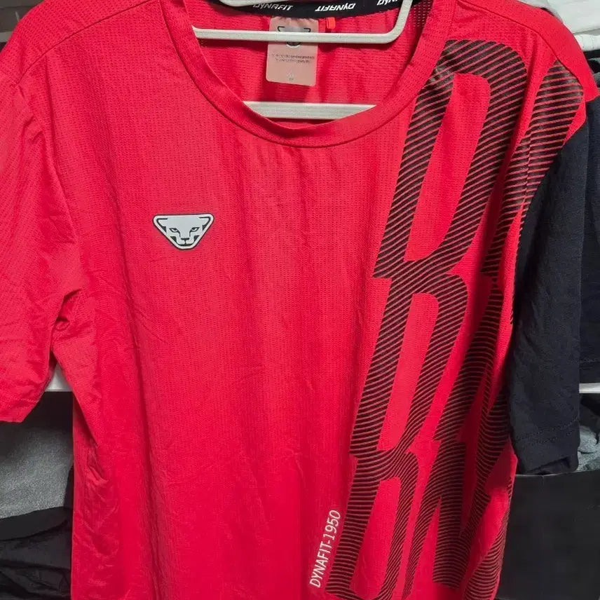 [BUNJANG] Dynafit Red Short Sleeve T-Shirt Size 100 / 다이나핏 반팔 티셔츠 레드 100