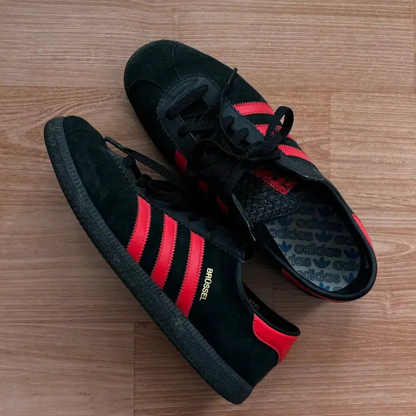 [BUNJANG] Adidas Brussels Core Black Bright Red Sneakers / 아디다스 브뤼셀 코어 블랙 브라이트 레드