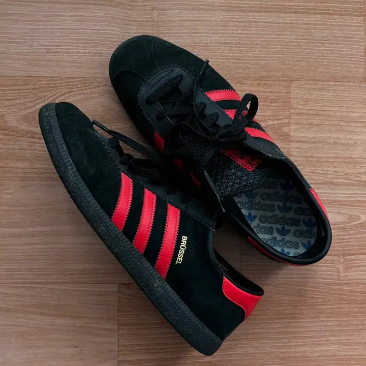 [BUNJANG] Adidas Brussels Core Black Bright Red Sneakers / 아디다스 브뤼셀 코어 블랙 브라이트 레드