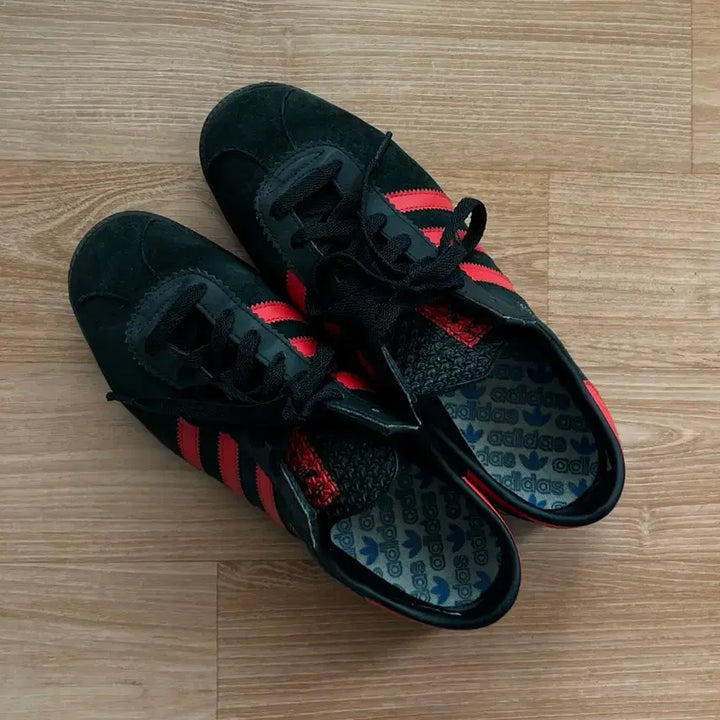 [BUNJANG] Adidas Brussels Core Black Bright Red Sneakers / 아디다스 브뤼셀 코어 블랙 브라이트 레드