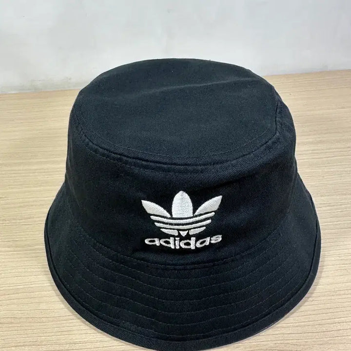 [BUNJANG] Adidas Black Bucket Hat / 아디다스 검정색 벙거지 모자