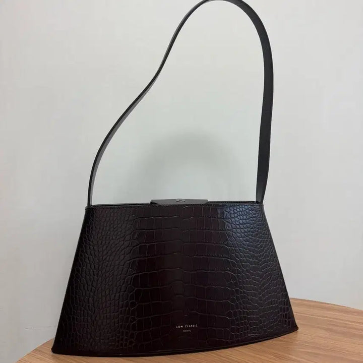 [BUNJANG] LOW CLASSIC Curve Bag Shoulder Bag / 로우클래식 커브백
