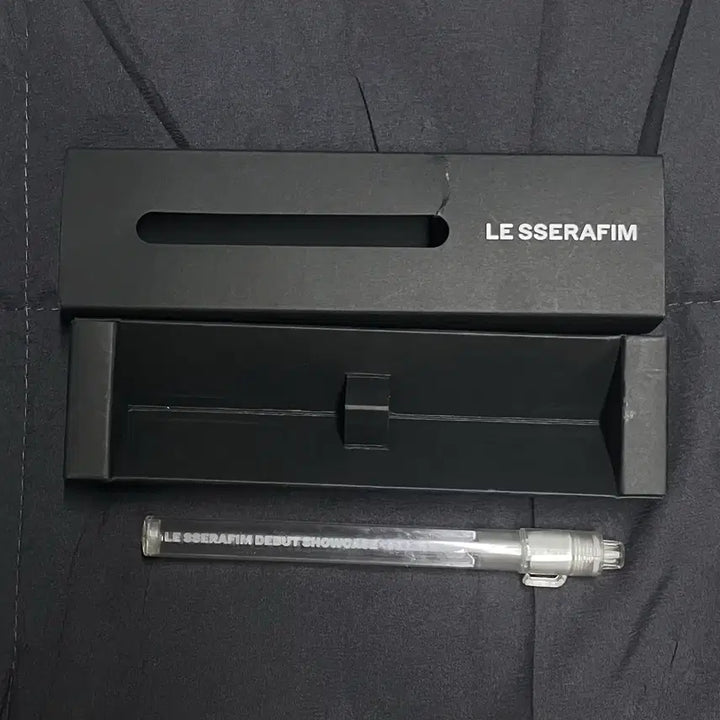 [BUNJANG] LE SSERAFIM Debut Showcase Lightstick / 르세라핌 데뷔 쇼케이스 라이트스틱 응원봉