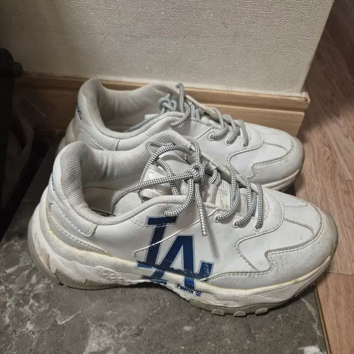 [BUNJANG] MLB Big Ball Chunky Sneakers Blue LA Logo / 엠엘비 빅볼청키 어글리슈즈 250