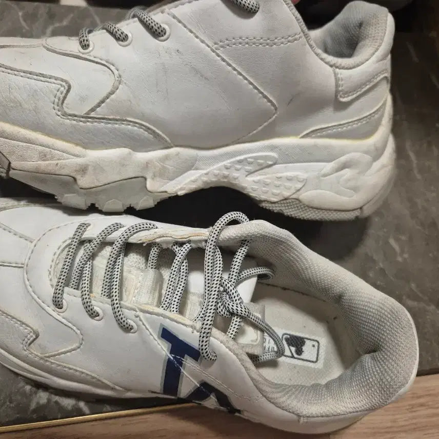 [BUNJANG] MLB Big Ball Chunky Sneakers Blue LA Logo / 엠엘비 빅볼청키 어글리슈즈 250