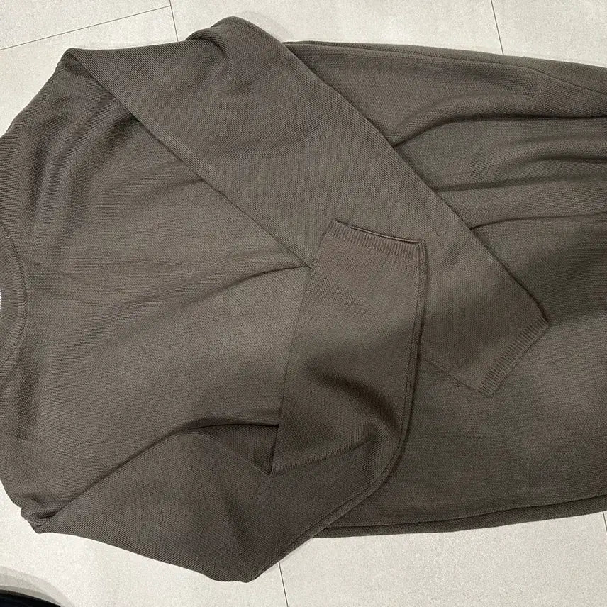 [BUNJANG] Javaness Minimal Soft Wool Knit Greyish Khaki / 자바나스 미니멀 소프트 울 니트 그레이쉬카키색