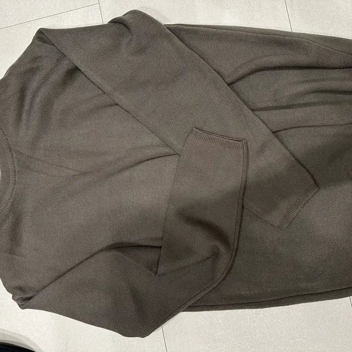 [BUNJANG] Javaness Minimal Soft Wool Knit Greyish Khaki / 자바나스 미니멀 소프트 울 니트 그레이쉬카키색