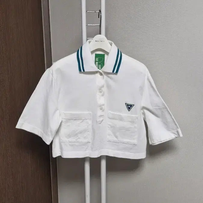 [BUNJANG] Lucky Marché White Collar Crop T-Shirt / 럭키마르쉐(free) 화이트 카라크롭티셔츠