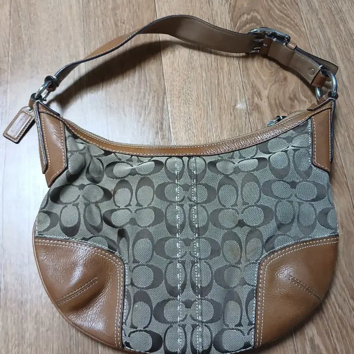 [BUNJANG] Coach Signature Shoulder Bag Brown / 코치 시그니처 숄더백 브라운