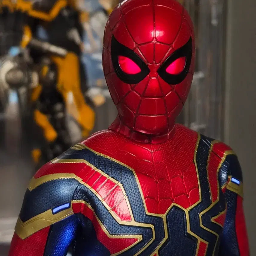 [BUNJANG] Hot Toys Iron Spider-Man 2.0 Artisan Edition (Opened) / 핫토이 아이언 스파이더맨 2.0 아티산 에디션 개봉양품